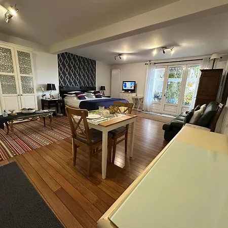 Le Chez Marile 3* Бри-сюр-Марн